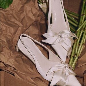 Queena Floral Appliques Slingback Pumps - Ivory White